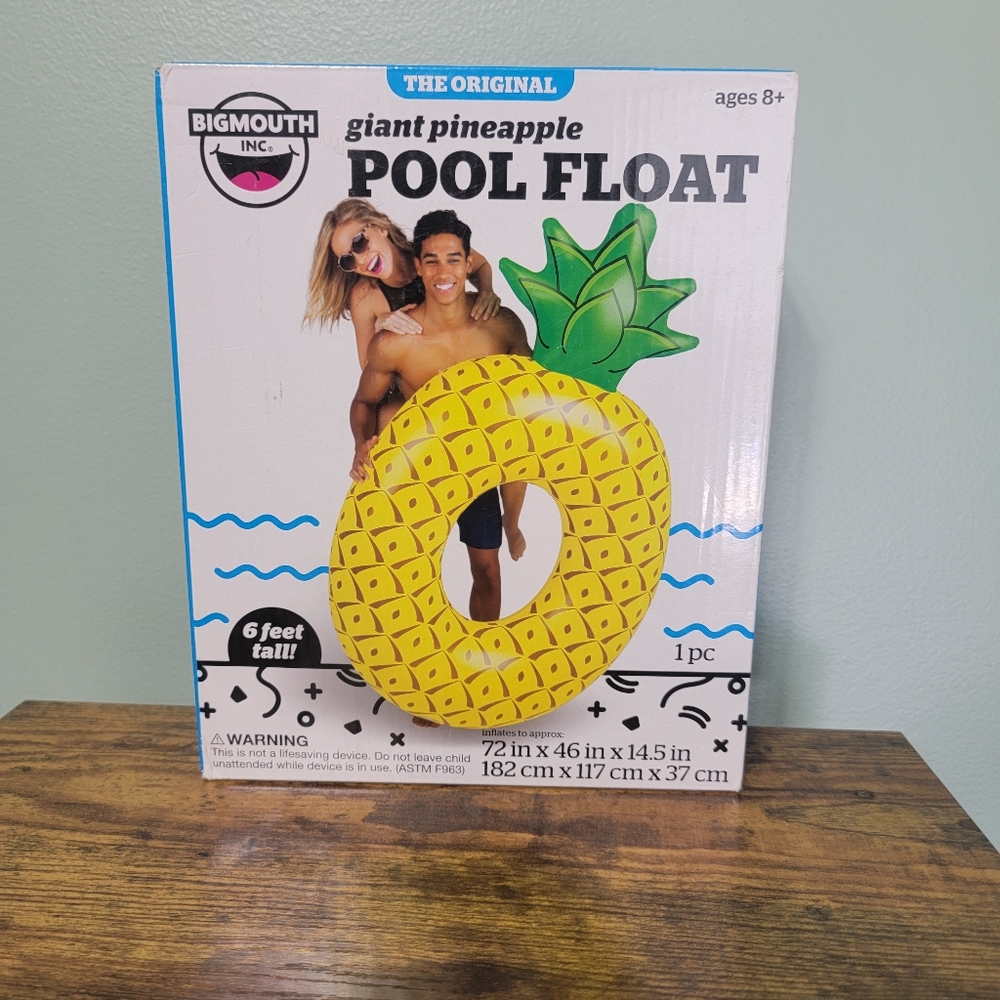 BIGMOUTH Giant Pineapple Pool Float - Picture 2 of 2